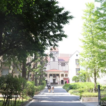 戦後80年、演劇で描かれた戦争を早稲田大学演劇博物館企画展「演劇は戦争体験を語り得るの...