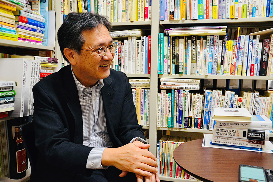 境界を往還する前原先生が語る教育学 —— 学校制度の研究、そして現場から